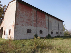 Rustico indip.  da ristrut. con 8.5 ettari di terreno a Baganzola