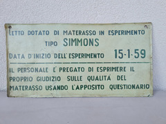 Antico Raro Cartello  SIMMONS in   latta  di metallo ,