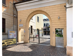 Vendesi locale commerciale a Garbagnate Milanese centro storico