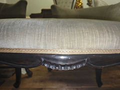 Set poltroncine e poggiapiedi in velluto beige