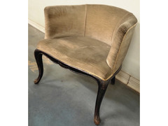 Set poltroncine e poggiapiedi in velluto beige