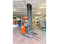 CARRELLO ELEVATORE RETRATTILE USATO