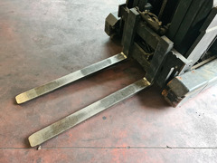 CARRELLO ELEVATORE RETRATTILE USATO