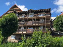 PRATO NEVOSO L'AGENZIA RETECASA VENDE STUPENDO APPARTAMENTO CON BOX AUTO