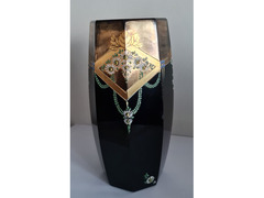 Vaso in vetro blu cobalto con inserti floreali in oro, dipinto a mano attribuibile a Josef Riedel, s