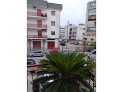 vicino al centro cittadino,  appartam. Signorile, 4 vani e accessori   accesso agevole anche a disab