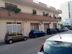 locale p. terra molto luminoso   accessoriato  uffici- negozio  vic Campo sportivo Comunale