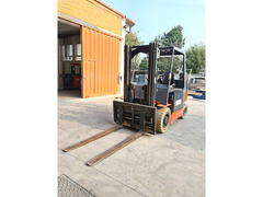 CARRELLO ELEVATORE LUGLI EHXR40 USATO