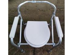 SEDIA COMODA PER WC