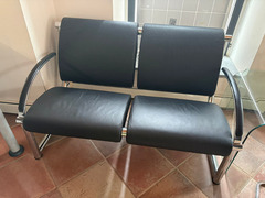 POLTRONA A DUE POSTI IN PELLE NERO