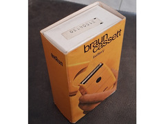 Rarissimo rasoio  design  Florian Seiffert da viaggio a batteria- BRAUN Cassett 5537-701 -  d