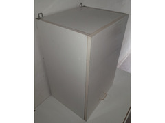 Pensile bianco o base con aggiunta piedini completo mis. alt 60 larg 40 prof 33 cm. con piano intern