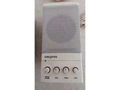 Casse Creative Amplificate 2.1 per pc o altri dispositivi di riproduzione audio.