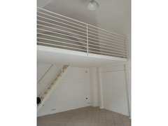 loc. accessoriato x  commerc. Ufficio o studio professionale o laborat con canna fumaria