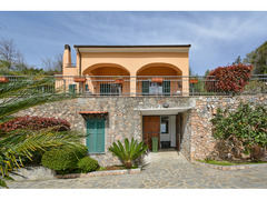 FINALE LIGURE LOCALITA' OLLE INFERIORE VENDESI VILLA