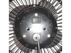 Ventilatore da tavolo con presa USB completo di caricabatteria. Portatile ovunque