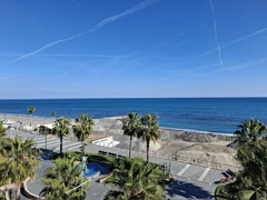 LOANO VIA GHILINI SI PROPONE TRILOCALE CON VISTA MARE