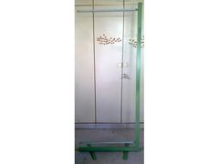 Espositore pubblicità bi-facciale 200 x 85 cm. per esterni ed interni.