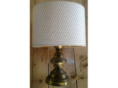 Lampada paralume da tavolo metallo ottone e stoffa.