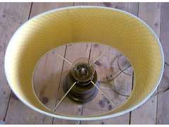 Lampada paralume da tavolo metallo ottone e stoffa.