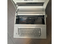  Macchina da scrivere portatile elettrica Philips Mod. VW 2140.