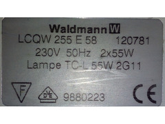 Plafoniera Waldmann da Designer in metallo bianco rettangolare.
