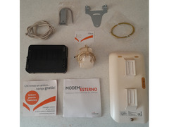 Antenna da esterno e un router da interno di marca Linkem. kit linkem