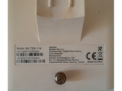 Antenna da esterno e un router da interno di marca Linkem. kit linkem