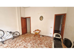 Cod 02 appartamento Piano Terra da un lato 1° p dall altro