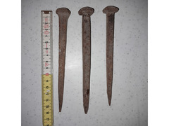 Chiodi Ferro Antichi Forgiati a mano lunghezze da 9 A 27 cm. periodo 1800.