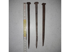 Chiodi Ferro Antichi Forgiati a mano lunghezze da 9 A 27 cm. periodo 1800.