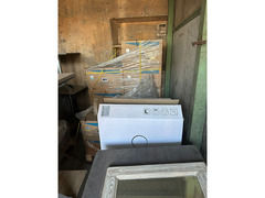 Pannelli fotovoltaici, batterie, inverter, kit di montaggio