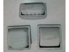Portasapone e accessori bagno in ceramica da incasso muro usati n° 4 pezzi.
