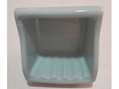 Portasapone e accessori bagno in ceramica da incasso muro usati n° 4 pezzi.