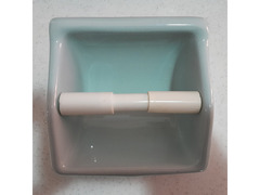 Portasapone e accessori bagno in ceramica da incasso muro usati n° 4 pezzi.