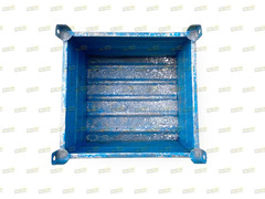 Cassoni in lamiera usati 70x65 cm con slitte per officina