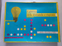 Gioco da tavolo vintage educativo ed elettrico degli anni '50/'60, intitolato "il giuoco della doman