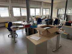 Arredi e macchine elettriche ed elettroniche da ufficio