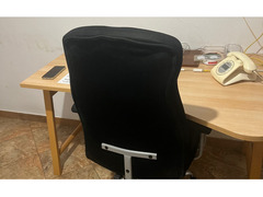 SCRIVANIA E POLTRONCINA PER STUDIO,UFFICIO O CAMERETTA RAGAZZO.