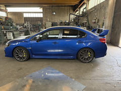 Autovettura Subaru WRX