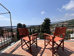 PIETRA LIGURE VENDESI BILOCALE CON VISTA MARE E POSTO AUTO
