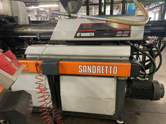 LOTTO 23 - Pressa oleodinamica per stampaggio plastica