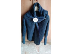 Cappotto pesante nuovo con etichette