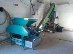Sgusciatrice mandorle - marca modello 2r