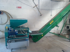 Sgusciatrice mandorle - marca modello 2r