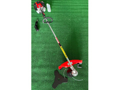 Decespugliatore tagliaerba con motore a scoppio