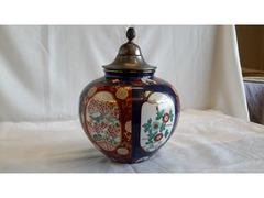 Potisch in porcellana IMARI