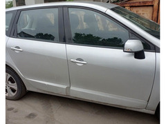 Porta portiera sportello Renault Scenic anno 2011