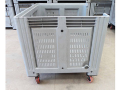 Cassoni bins in plastica con ruote e sportello