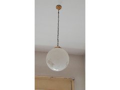 Lampadario a sfera in buone condizioni